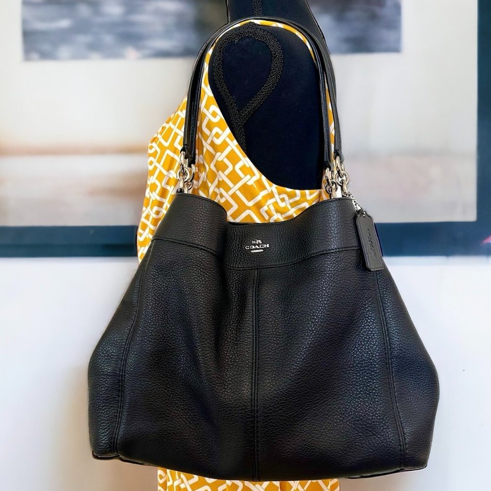 💰SALE💰Like New Coach Lexy Shoulder Bag in Black Pebbled Leather #F57545